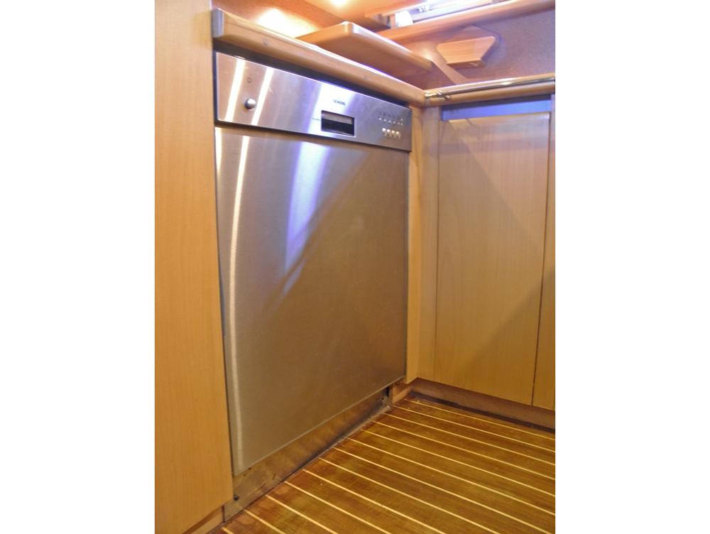 Aft cabin, Accommodation